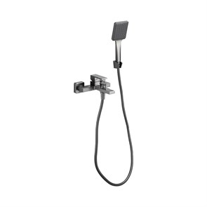 {{photo.Alt || photo.Description || 'Смеситель для ванны BELZ B613-3 с аксессуарами, короткий излив (B60613-3)'}}