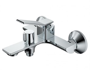 {{photo.Alt || photo.Description || 'Смеситель для ванны BELZ B618 с аксессуарами, короткий излив (B60618)'}}