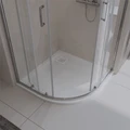 TRAY-MR-UNO-R-90-550-35-W-BO Поддон из искусственного мрамора в комплекте с сифоном с белой матовой декоративной накладкой TRAY-MR-UNO-R-90-550-35-W-BO