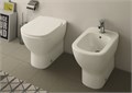 T007701 TESI AquaBlade® Напольный пристенный унитаз соло, горизонтальный выпуск (универсальный), глубокий смыв T007701